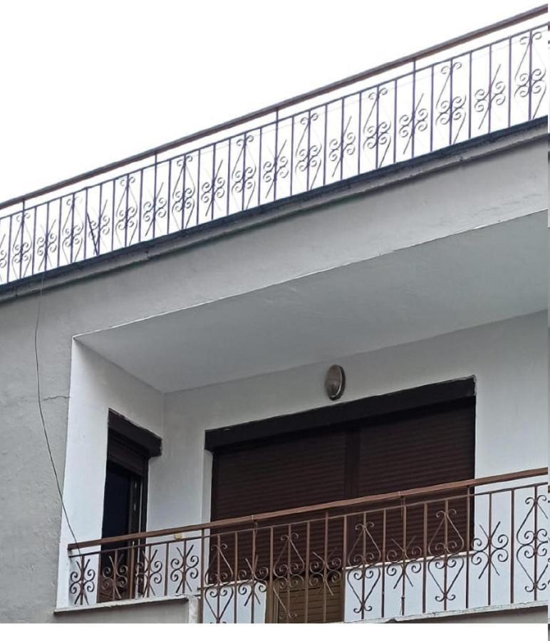 Royal Hostel Tirana Bagian luar foto