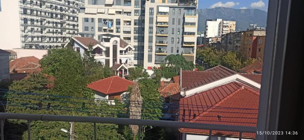 Royal Hostel Tirana Bagian luar foto