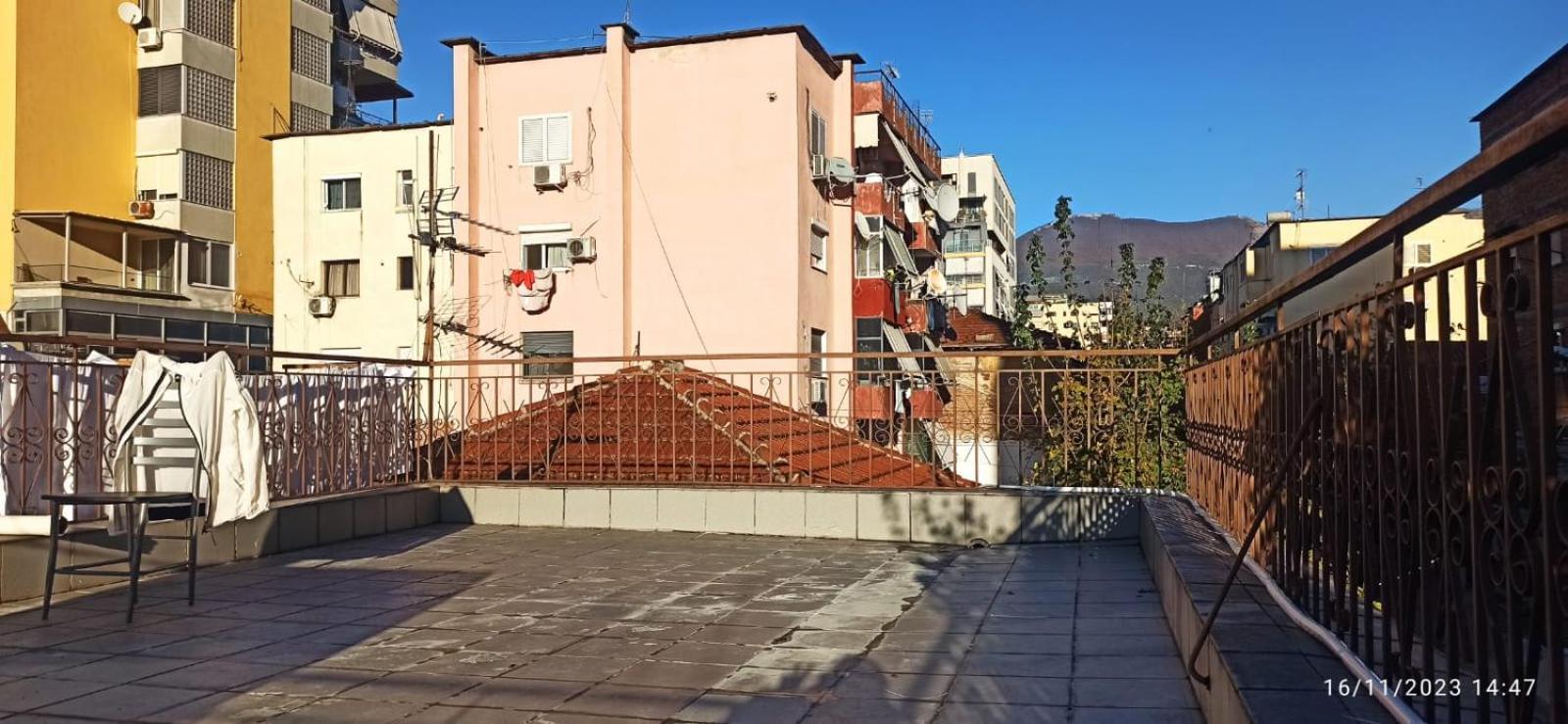 Royal Hostel Tirana Bagian luar foto