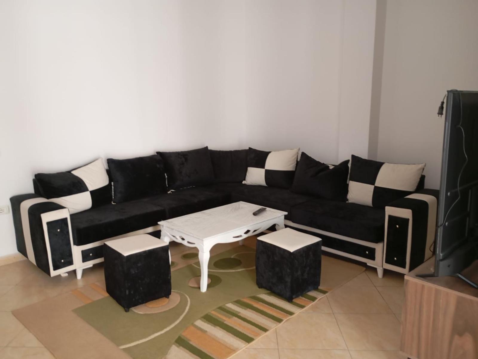 Royal Hostel Tirana Bagian luar foto