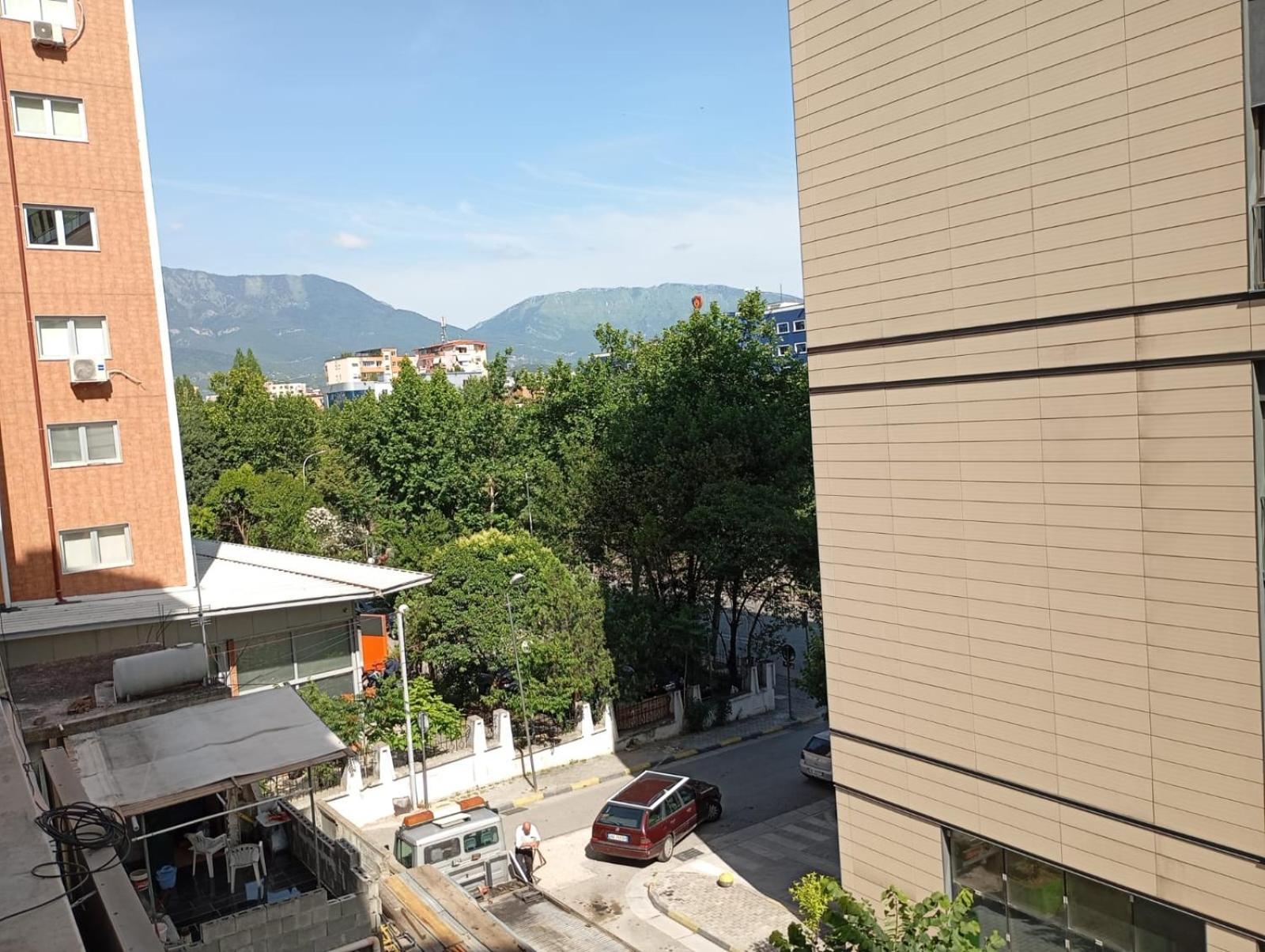 Royal Hostel Tirana Bagian luar foto